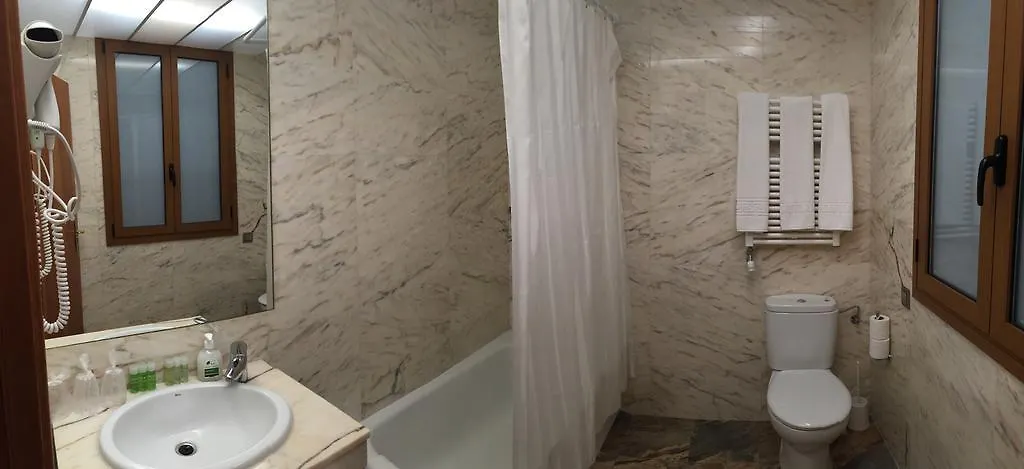 Alba Hotel Barcelona 3*,